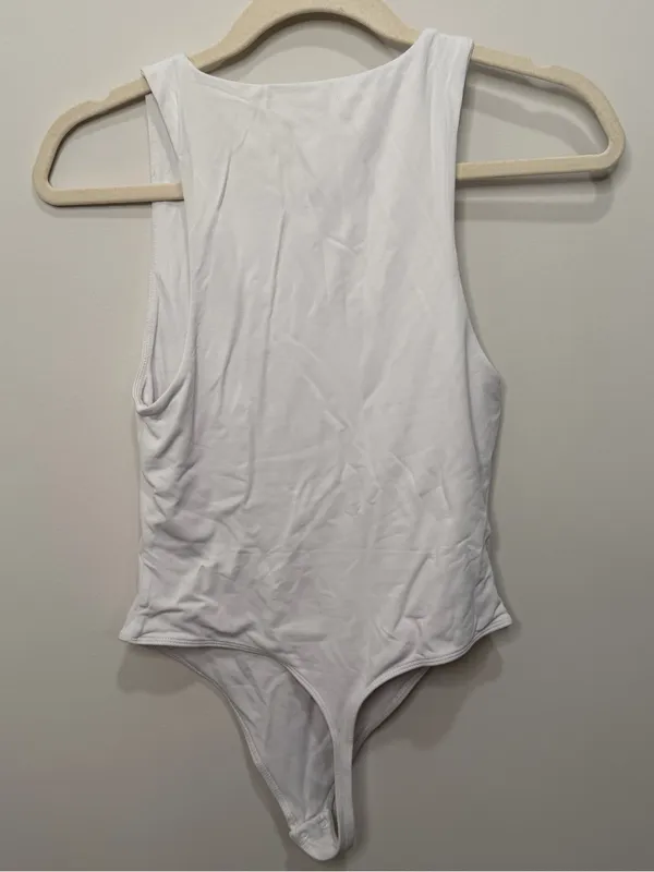Babaton Aritzia White Sleeveless Bodysuit‎ High Neck Snap Closure Medium - Image 3