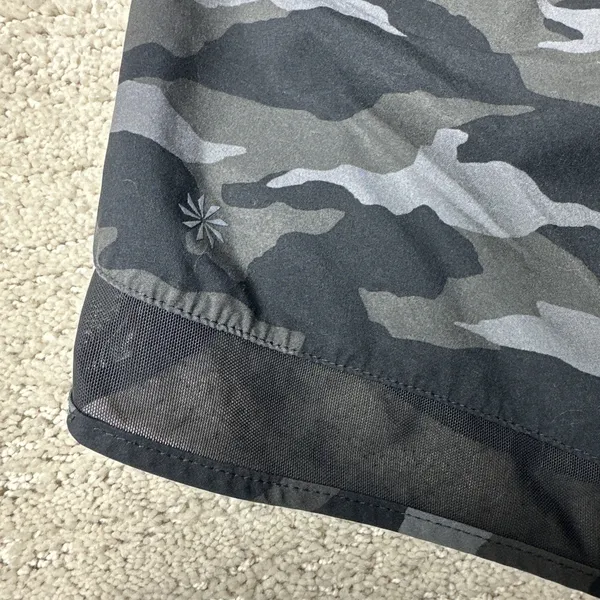 Women's Athleta Small Printed Mesh Racer‎ Run Short 4" Camo Gym Athletic - Image 4