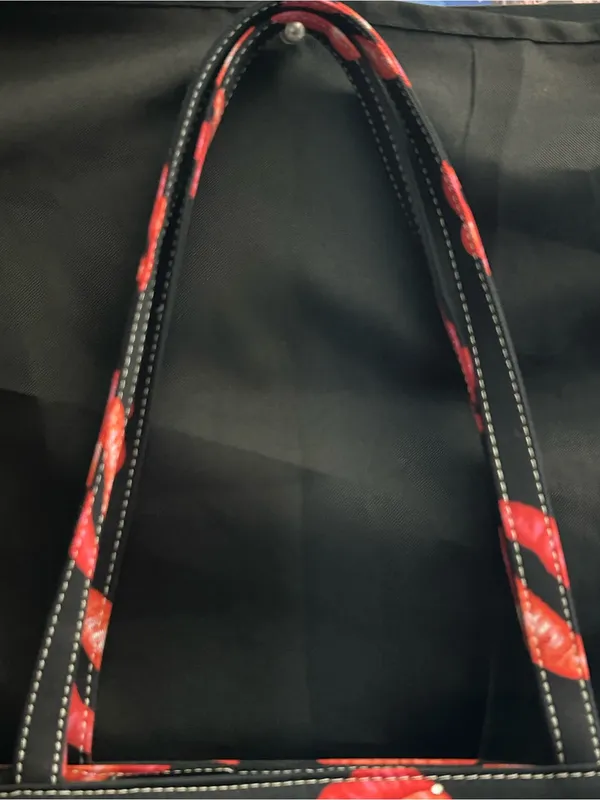 Black Molded Tote Shoulder Hand Bag with Red Lip & Rhinestone Print - Image 8