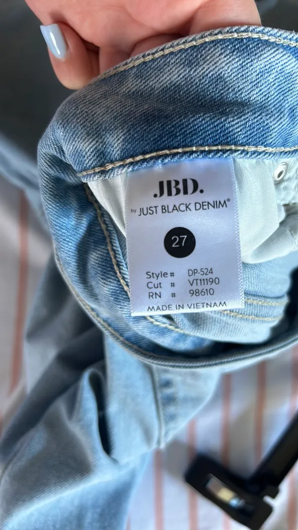 Light Washed Straight Jeans Size 27 - Image 4