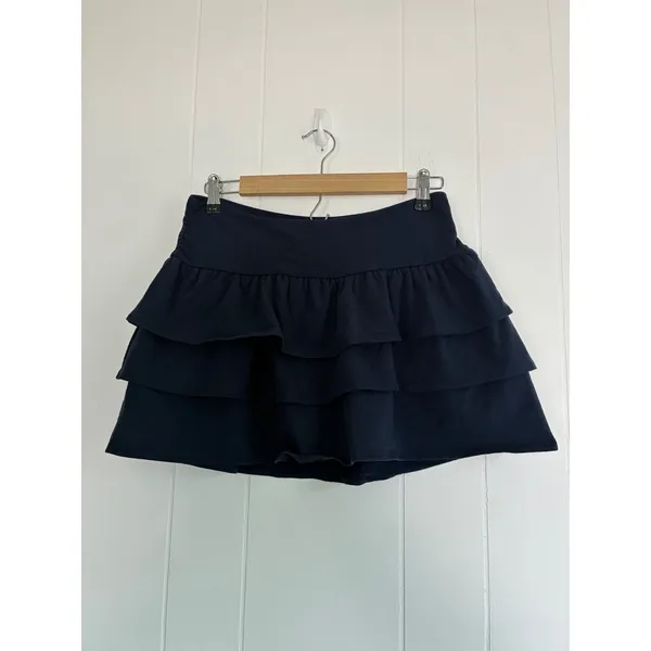 NWT Hollister Navy Blue Tiered Ruffle Skort Built-in Shorts Pockets Medium NEW - Image 4