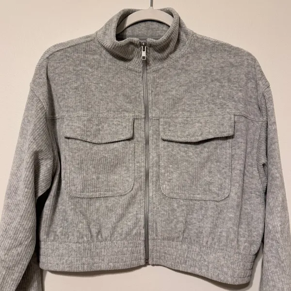 NWT Aerie Groove-On Velour Cropped Full Zip Ribbed Sweatshirt Jacket XS Grey - Image 4