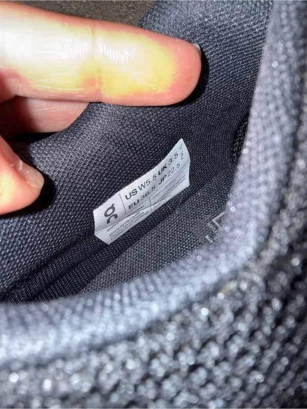 On Running The Roger Spin black sneakers with mint green detailing - Image 4