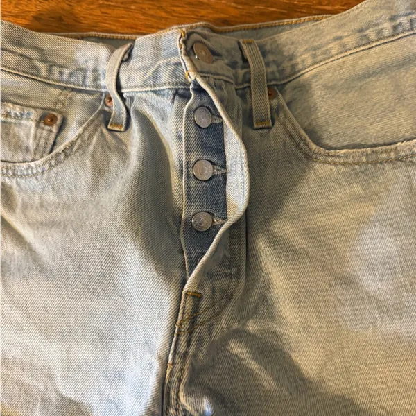 Levi's 501 Light Blue Jean Shorts - Image 3