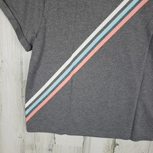 NWT Iris & Ink Gray Graphic Pocket Short Sleeve T-Shirt Women's Size Medium - Image 7