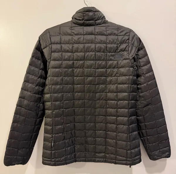 The North Face Women’s ThermoBall Eco Puffer Jacket Black / Dark Grey - Image 2