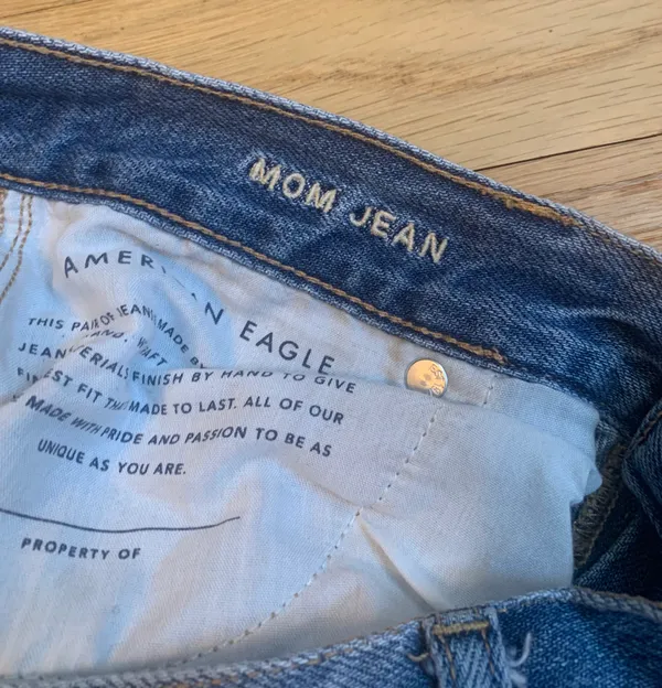 Super Distressed Mom Jean - Image 3