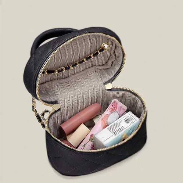 Elegant Black Quilted Handbag - Image 6