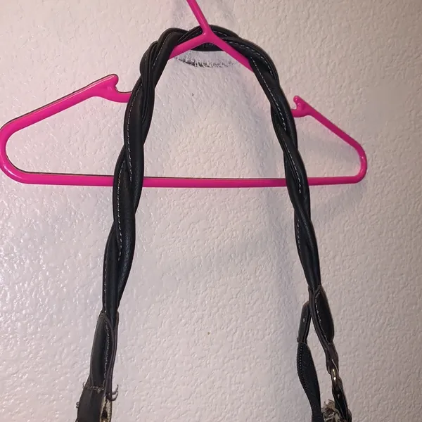 Jaclyn Smith black twisted strap shoulder bag - Image 4