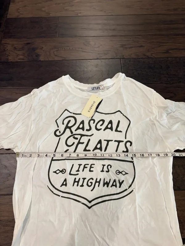 New With Tags Evereve Letluv Rascal Flats Boyfriend Tee Sz M - Image 5