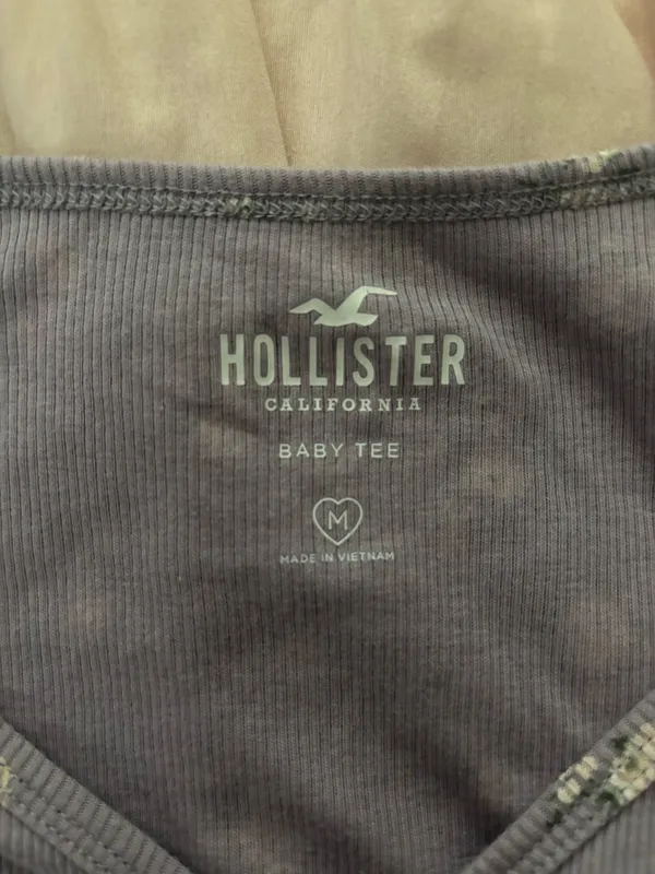 Hollister Purple Long Sleeve Floral Top - Image 3