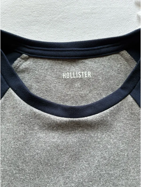 Hollister Baby Tee Crop Top NWT - Image 2