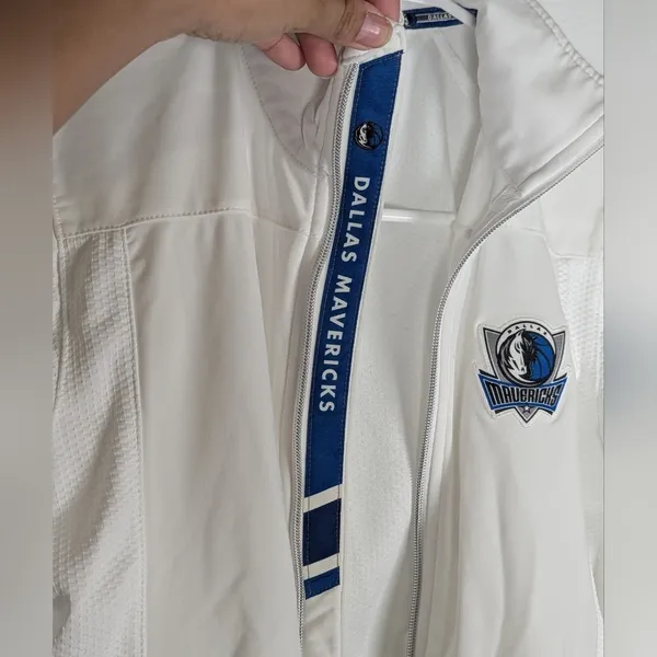 Dallas Mavericks Women’s White Full Zip Jacket Size S | NBA Team Gear - Image 3