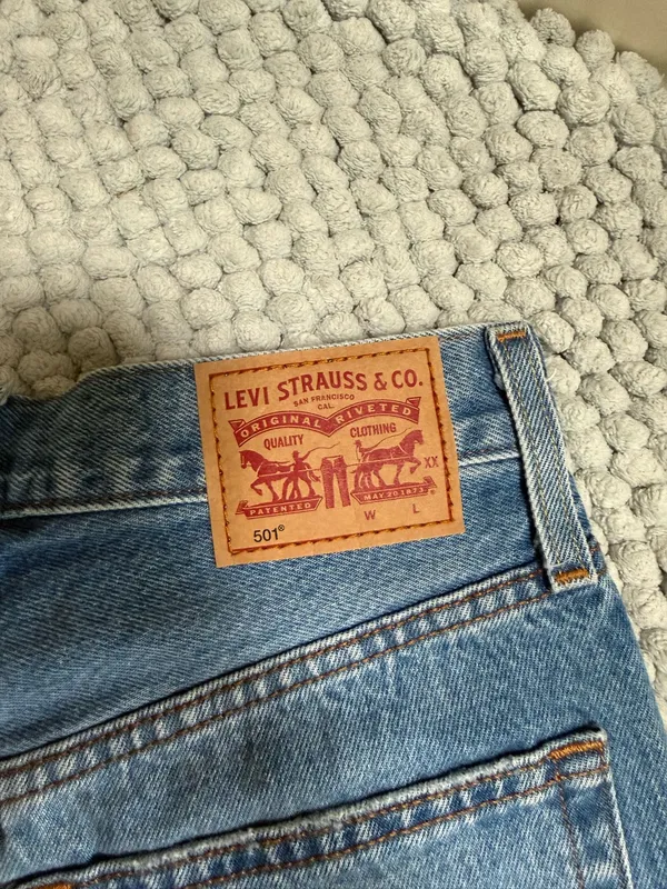 Women’s Levi’s Jean Shorts 501 Denim - Image 3