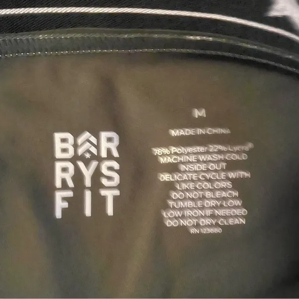 NWT: Barry’s Fit Laser Cut Sprinter Tight in olive green - Image 5