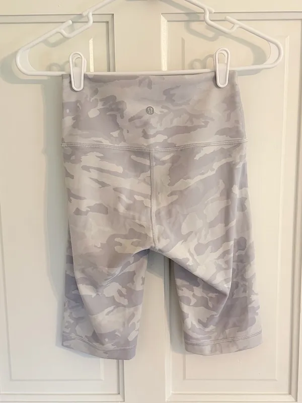 Lululemon Align Super High Rise Camo Bike Shorts Gray Size 4‎ - Image 2