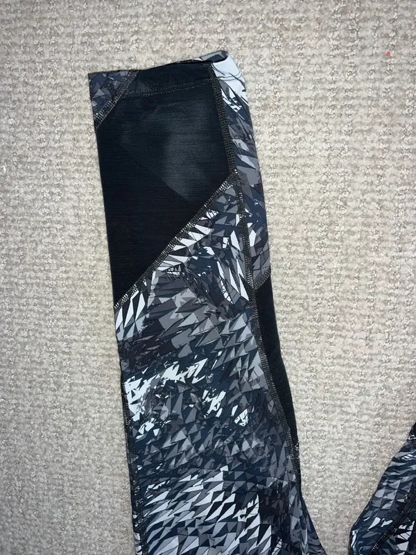 Nike Capri Pants Dri-Fit - Image 3