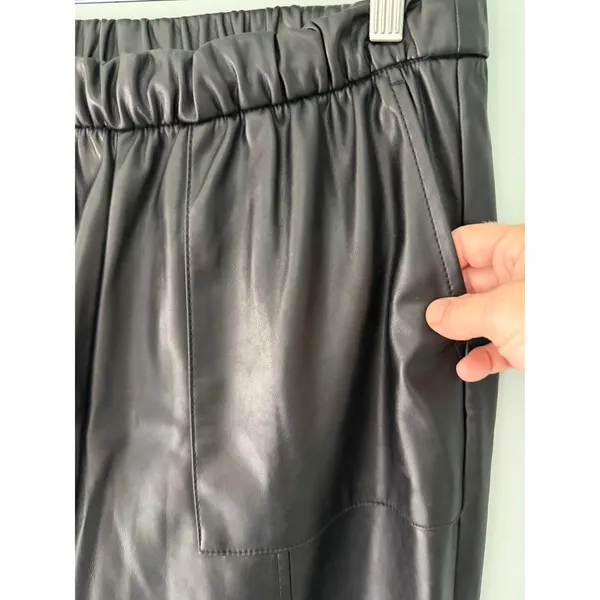 GAP Petite Faux Leather Cargo Pants Black M Petite Utility Straight Leg - Image 4