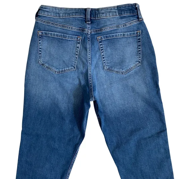 Abercrombie & Fitch The Mom‎ High Rise Jeans Medium Wash Distressed Size 29/8R - Image 8