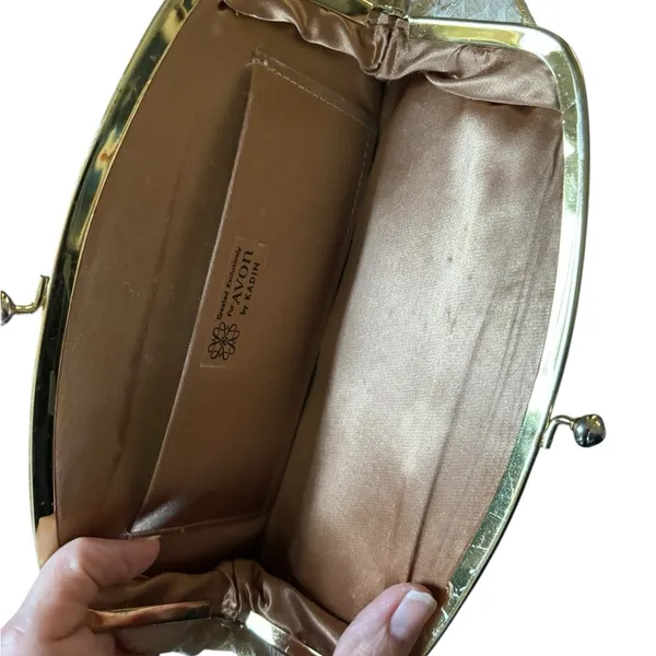 VTG Avon Kadin Gold Shimmer Floral Clutch Handbag Top Snap Satin Lining 10X5” - Image 4