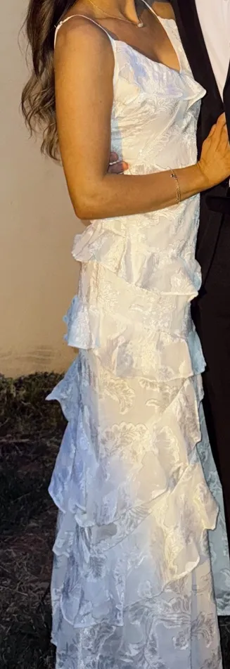 Satin white formal dress - Image 4