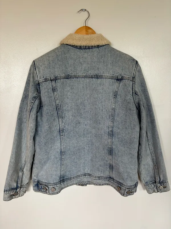 Old Navy Denim Jacket with Cream Sherpa Collar - Image 5