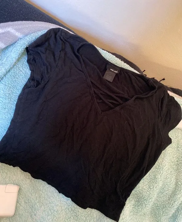 Wet Seal Black Crop Top - Image 4
