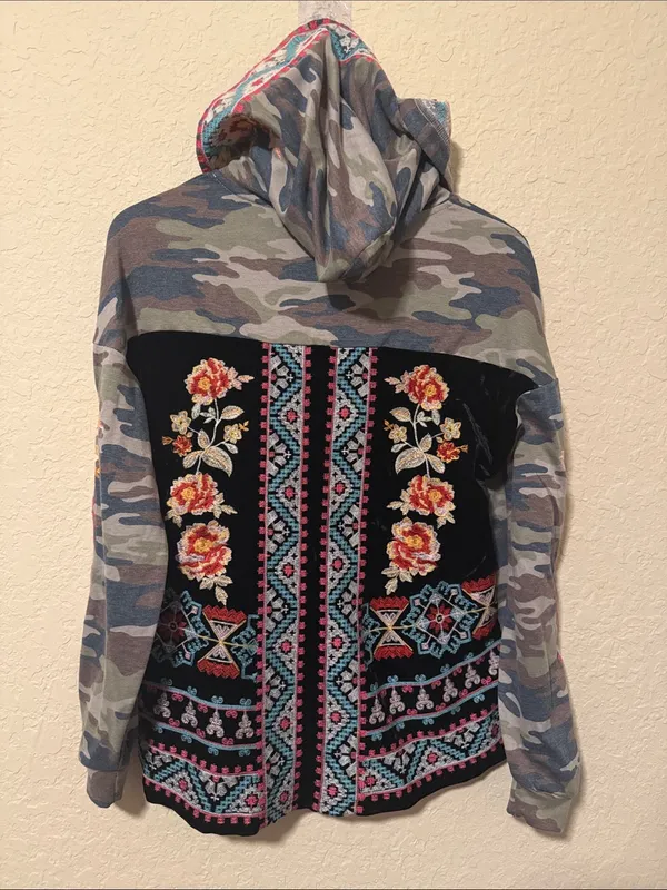 Camo Floral Embroidered Hoodie - Women's Grey/Olive small/medium - Image 2