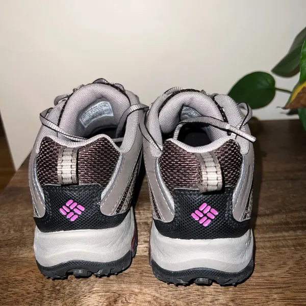 Columbia Techlite Womens 7.5 Trail Hiking Gray‎ Pink Mesh Breathable Gorpcore - Image 6