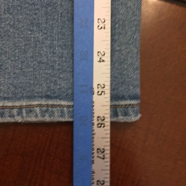 Levi’s ribcage straight ankle light wash 26 button fly - Image 6