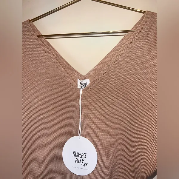 ⭐️Host Pick⭐️ Princess Polly‎ Love More Knit Top Nude Cropped V-Neck NWT - Image 2