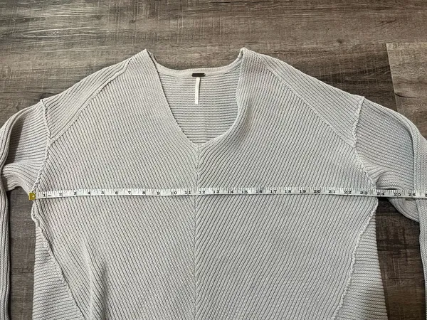 FREE PEOPLE La Brea V Neck Sweater in Grey - Image 5