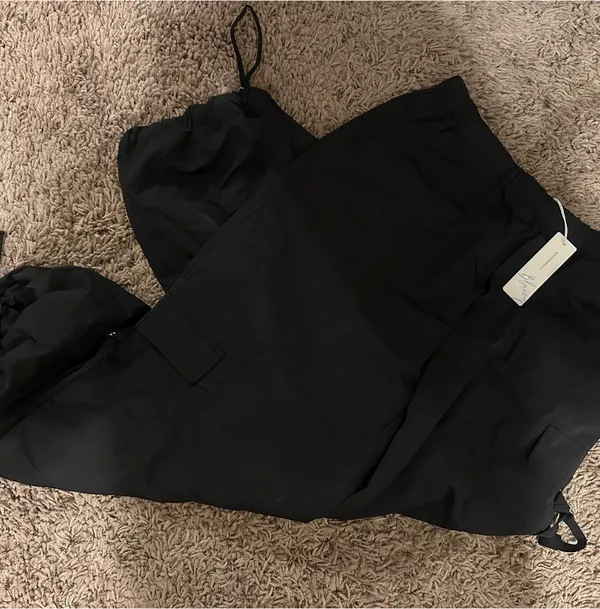 Black Cargo Pants Size L - Image 4