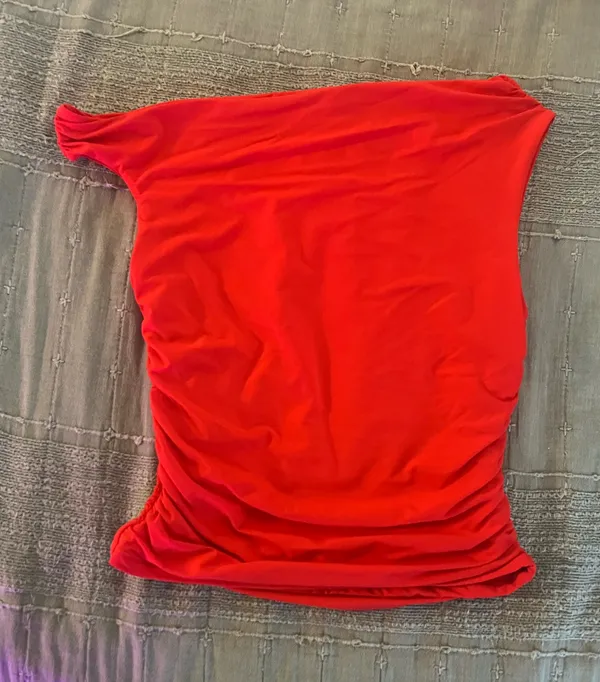 red asymmetric top - Image 3