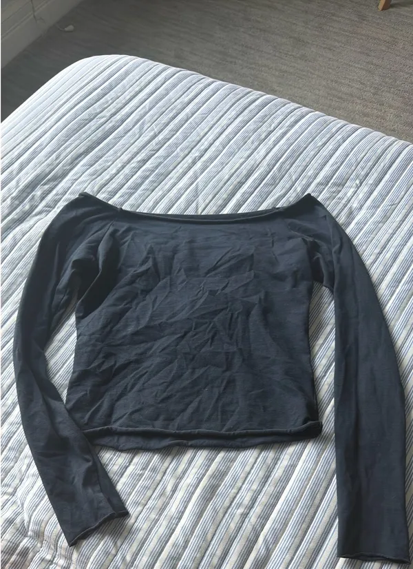 Brandy Melville Long Sleeve Top Navy - Image 3