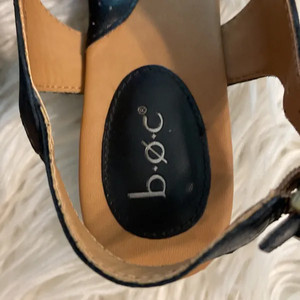 BOC Leather Women's Sandals size 10 see all photos for condition color black - Image 12