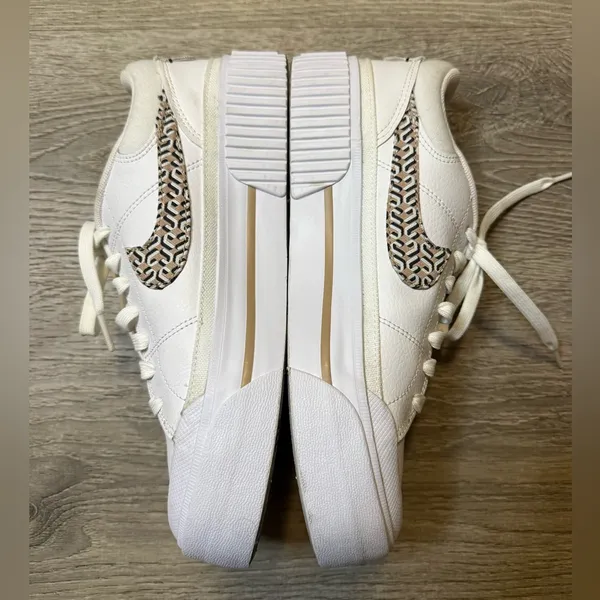 •Nike• Court Legacy Lift Platform Sneakers - Image 4