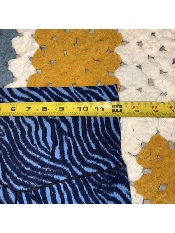 Aerie Blue and Black Zebra Print Leggings Woman’s Medium Stretchy Spandex Blend - Image 5