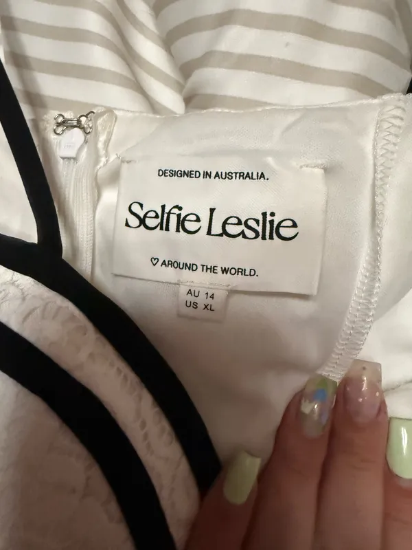 Selfie Leslie Dress - Image 4
