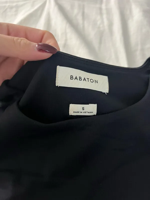 Aritzia Contour Top Black - Image 2