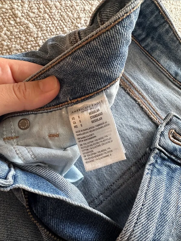 American Eagle Jeans - Image 3