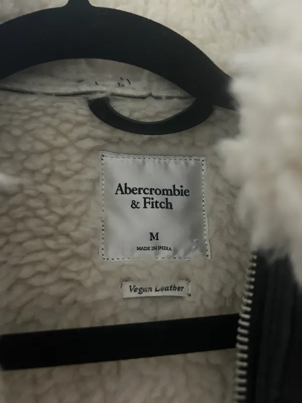 Abercrombie Cropped Vegan Leather Sherpa Jacket - Image 7