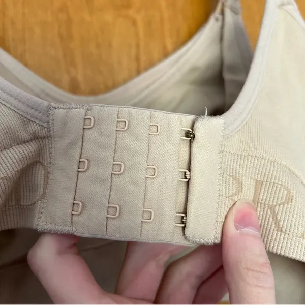 Kindred Bravely Sublime Hands Free Pumping & Nursing Bra in Beige Size Medium - Image 7
