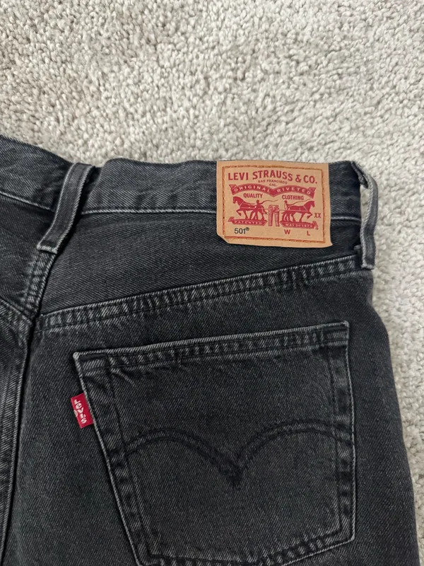 Levi’s 501 Black Denim Shorts - Image 7