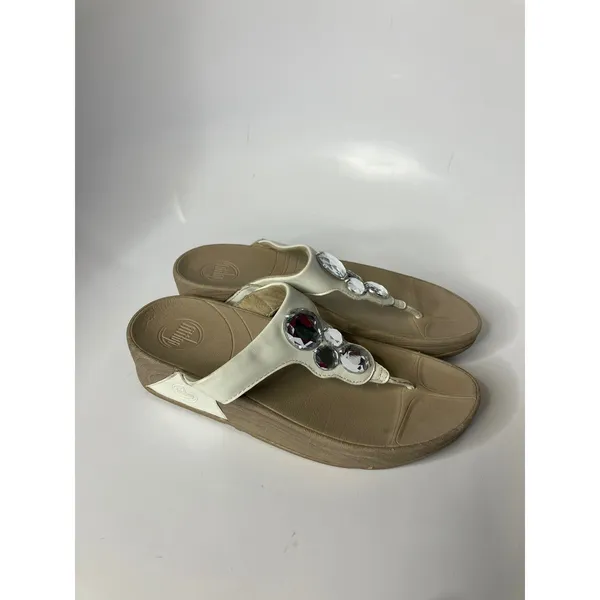 FitFlop Sandals Women Size 7 White Excellent Crystal Embellished Flip Flop thong - Image 3