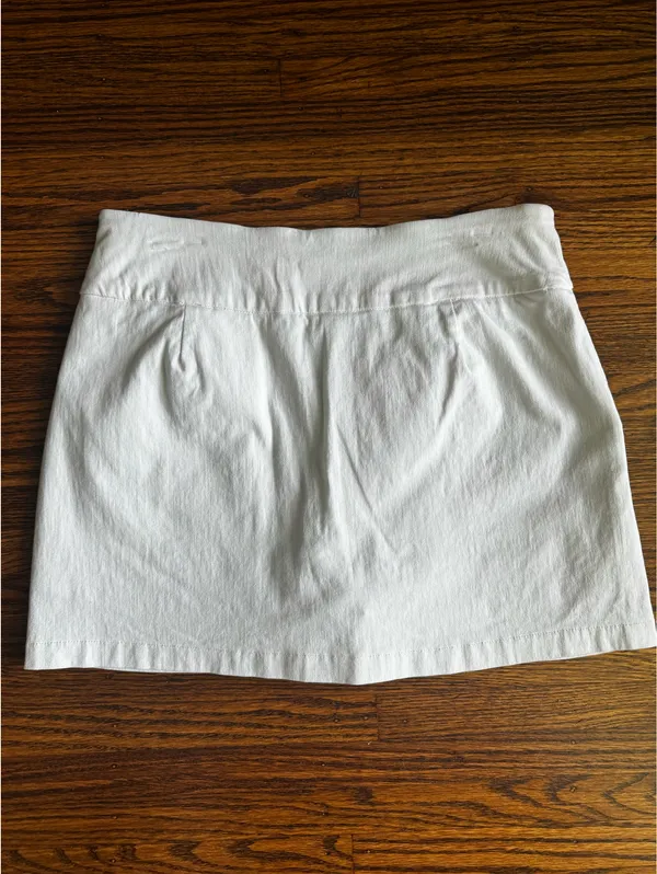 White Mini Skirt Size 4 petite - Image 3