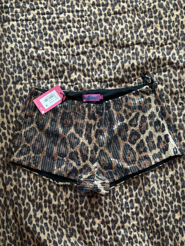 Edikted Micro Shorts Sequin Leopard - Image 2