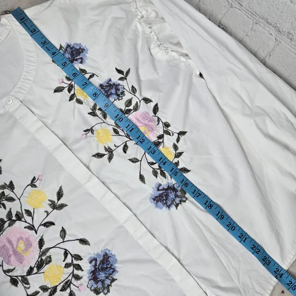 Sanctuary Danni White Embroidered Floral‎ Button Front Blouse Top Size M - Image 8