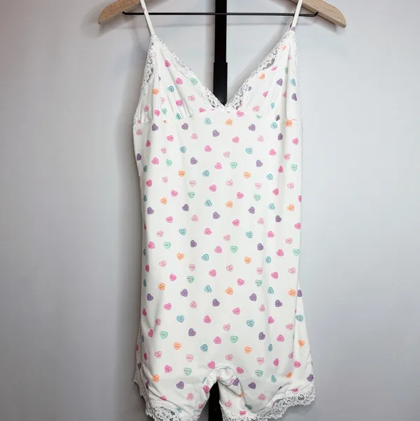 NWT Skims Fits Everybody Lace Triangle Onesie - Image 2