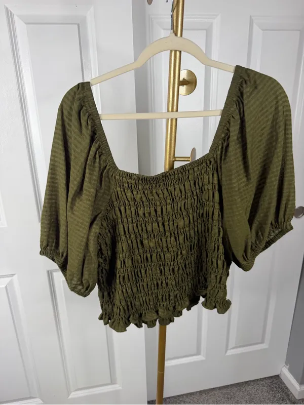 Old Navy Moss Green Smocked Puff Sleeve Top Size XL Fall Boho - Image 8